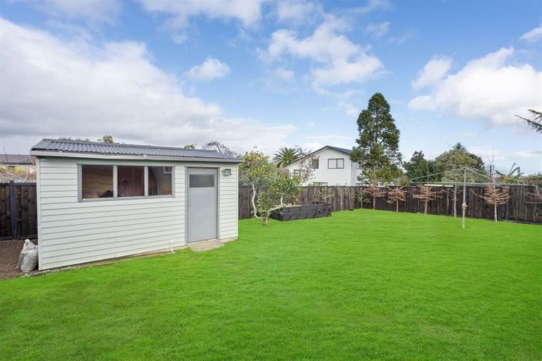 Photo of property in 109 Hutchinsons Road, Bucklands Beach, Auckland, 2014