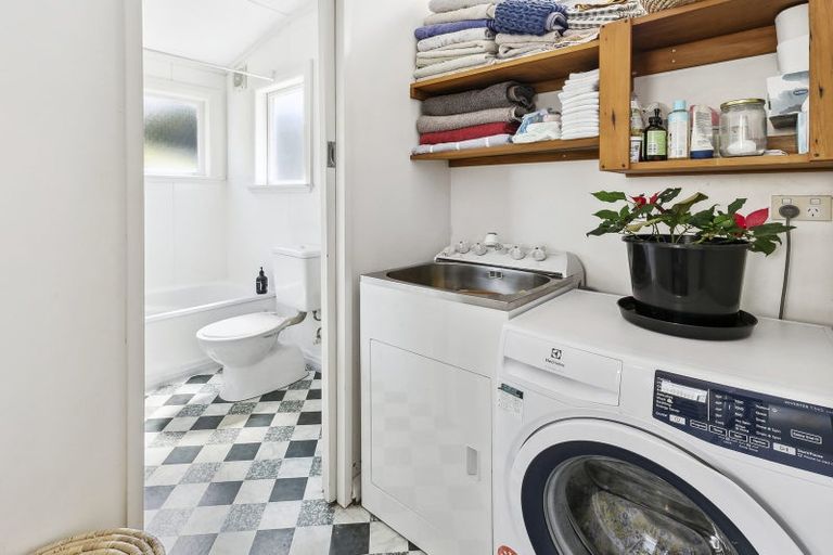 Photo of property in 7 Torquay Terrace, Newtown, Wellington, 6021