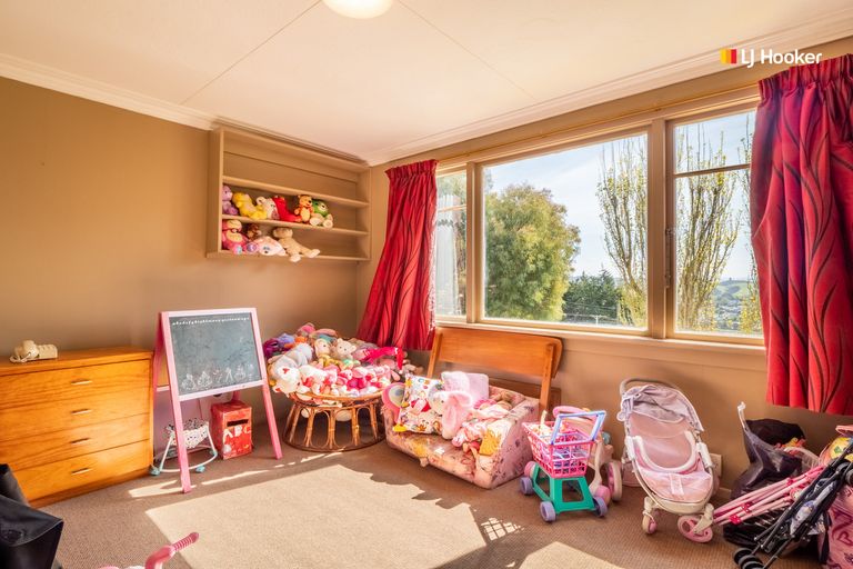 Photo of property in 27 Church Hill Road, Green Island, Dunedin, 9018