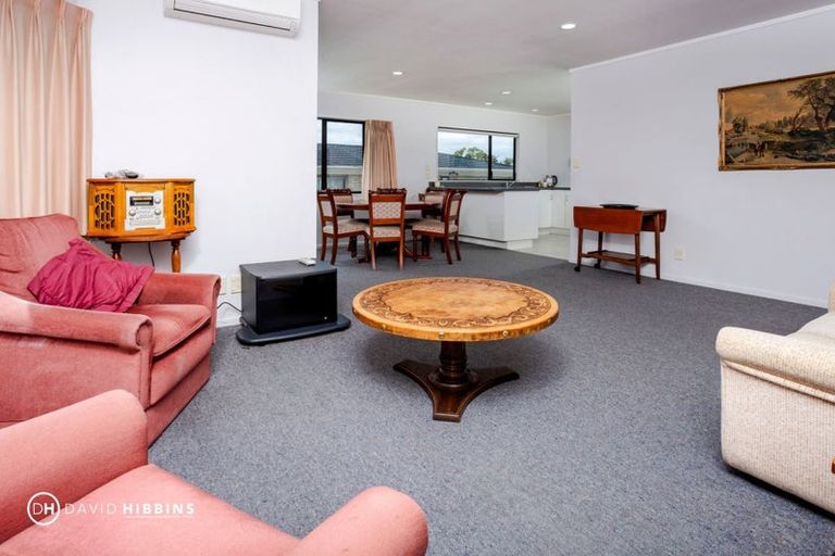 Photo of property in 1/12 Anne Road, Hillcrest, Auckland, 0627