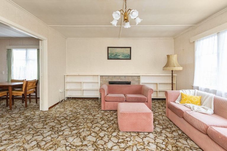 Photo of property in 2/13 Puketapu Road, Taradale, Napier, 4112