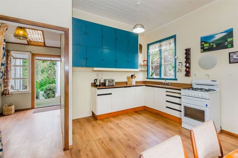 Photo of property in 17 Beach Road, Paekakariki, 5034