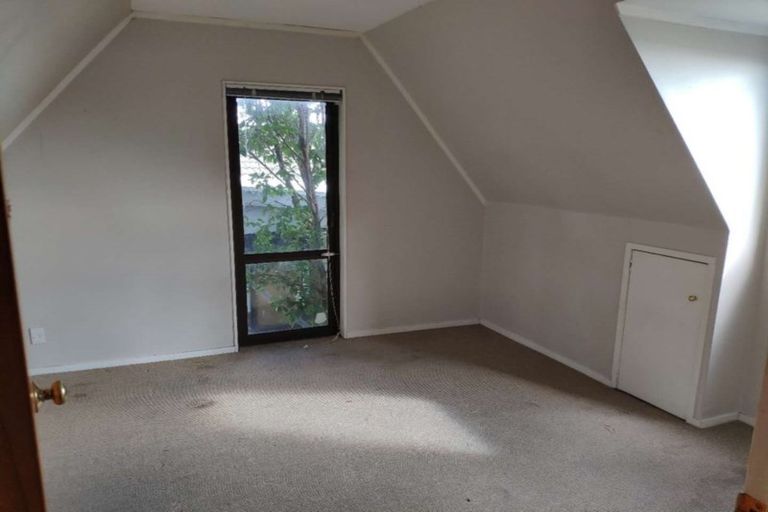 Photo of property in 2/67 West Coast Road, Glen Eden, Auckland, 0602