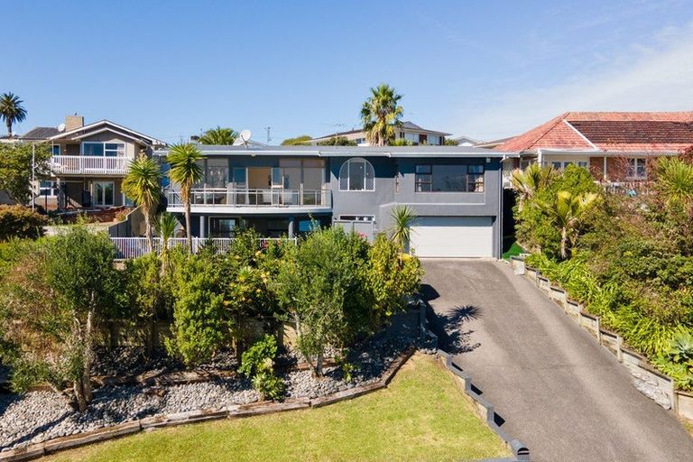 Photo of property in 25 Coates Road, Cockle Bay, Auckland, 2014
