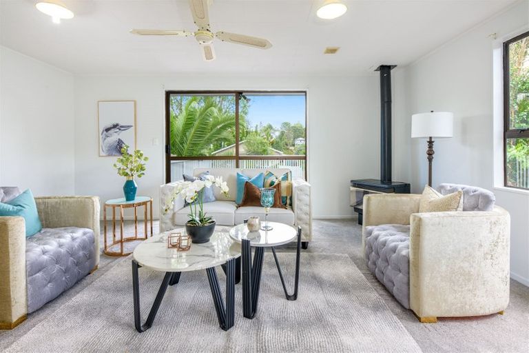 Photo of property in 1/66 Kamara Road, Glen Eden, Auckland, 0602