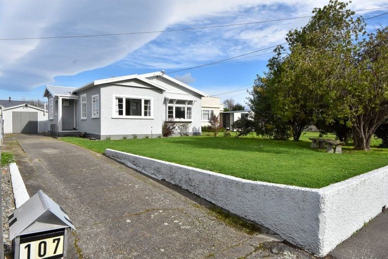Photo of property in 107 Broadway, Carterton, 5713