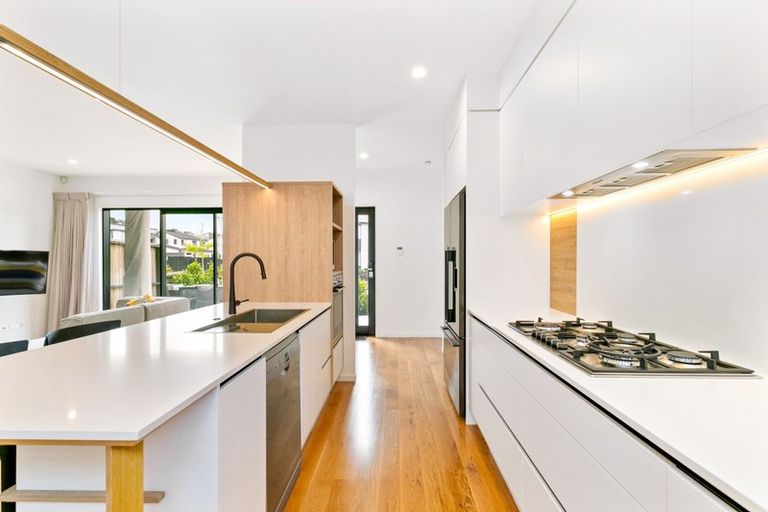 Photo of property in 76 Ashley Avenue, Long Bay, Auckland, 0630