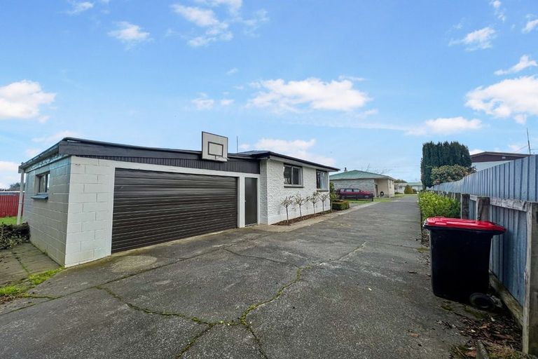 Photo of property in 19 Grange Street, Winton, 9720