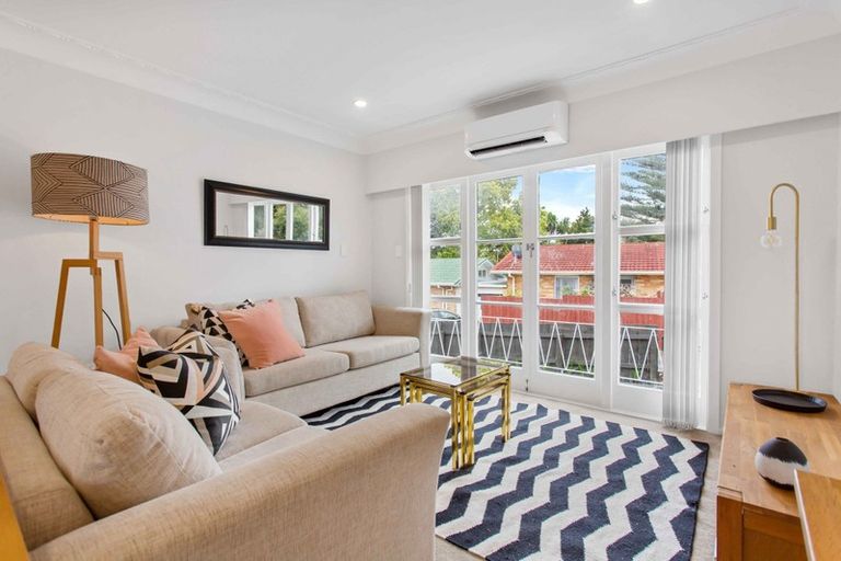 Photo of property in 3/142a Great South Road, Manurewa, Auckland, 2102