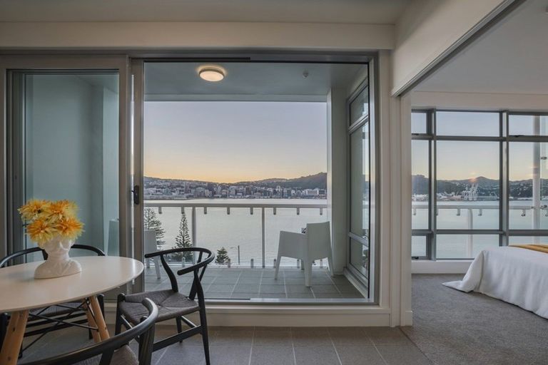 Photo of property in The Capital, 30/370 Oriental Parade, Oriental Bay, Wellington, 6011