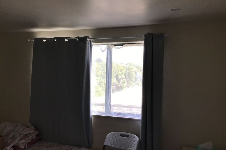 Photo of property in 36 Woodbank Drive, Glen Eden, Auckland, 0602