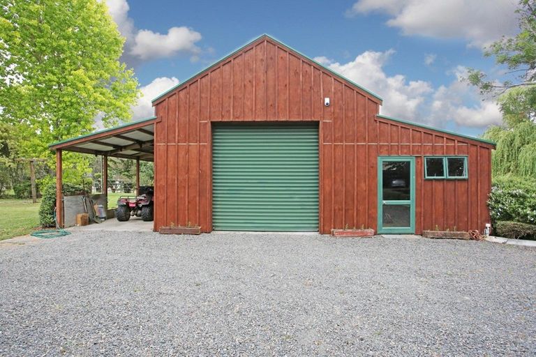 Photo of property in 22 Ewen Place, Karaka, Papakura, 2580