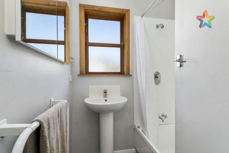 Photo of property in 1 Kopara Grove, Stokes Valley, Lower Hutt, 5019