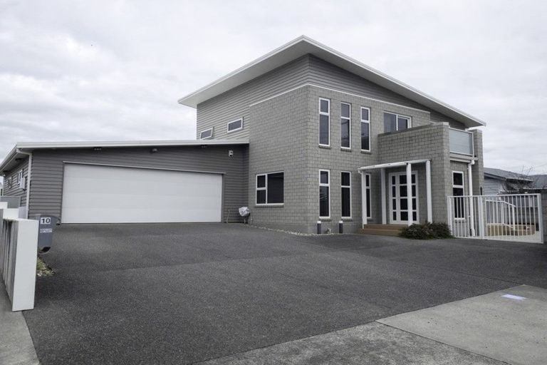 Photo of property in 10 Oriental Street, Welbourn, New Plymouth, 4312