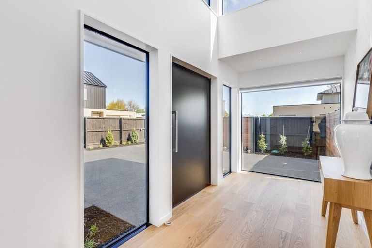 Photo of property in 12c Memorial Avenue, Ilam, Christchurch, 8053