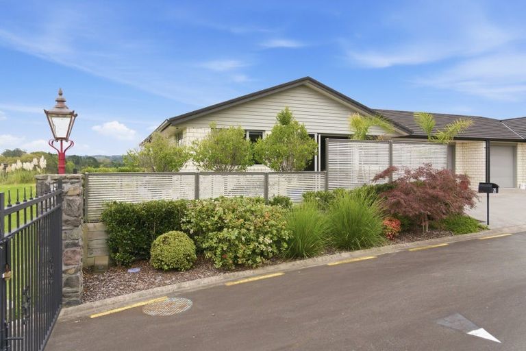 Photo of property in Waterview Estate, 28/4 Greystone Place, Omokoroa, 3114