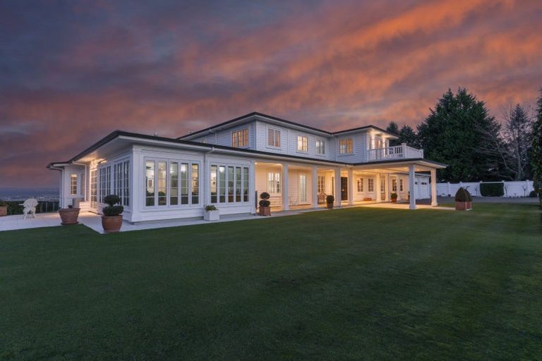 Photo of property in 423 Gillespie Place, Acacia Bay, Taupo, 3385