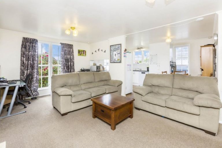 Photo of property in 35 Tacoma Drive, Totara Park, Upper Hutt, 5018