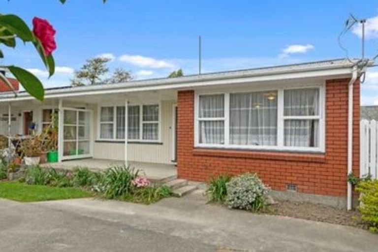 Photo of property in 2/166 Halswell Road, Hillmorton, Christchurch, 8025
