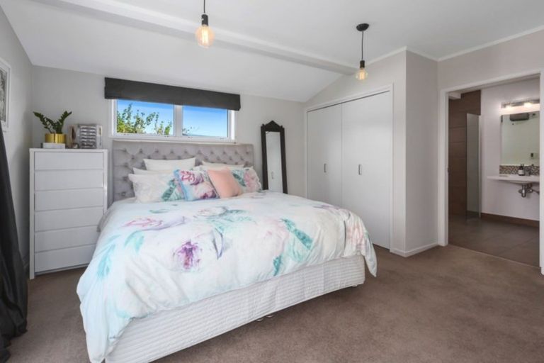 Photo of property in 30 Sea Vista Drive, Pukerua Bay, 5026