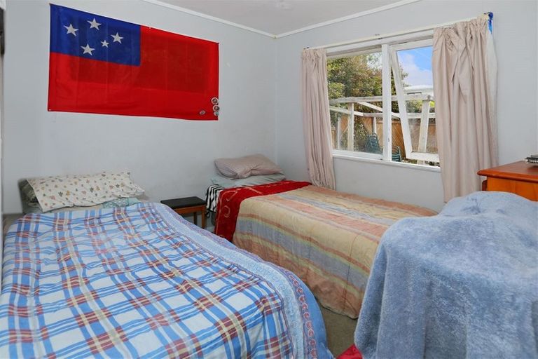 Photo of property in 12 Hepburn Road, Glendene, Auckland, 0602