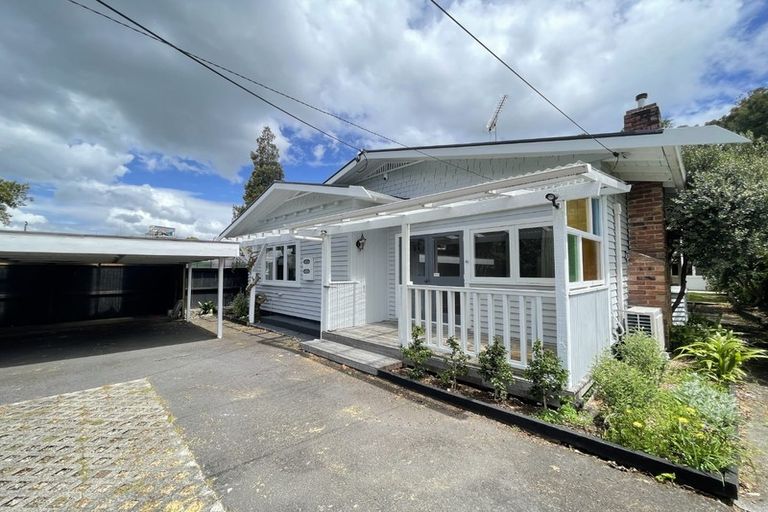 Photo of property in 4 Hillcrest Avenue, Hillcrest, Auckland, 0627