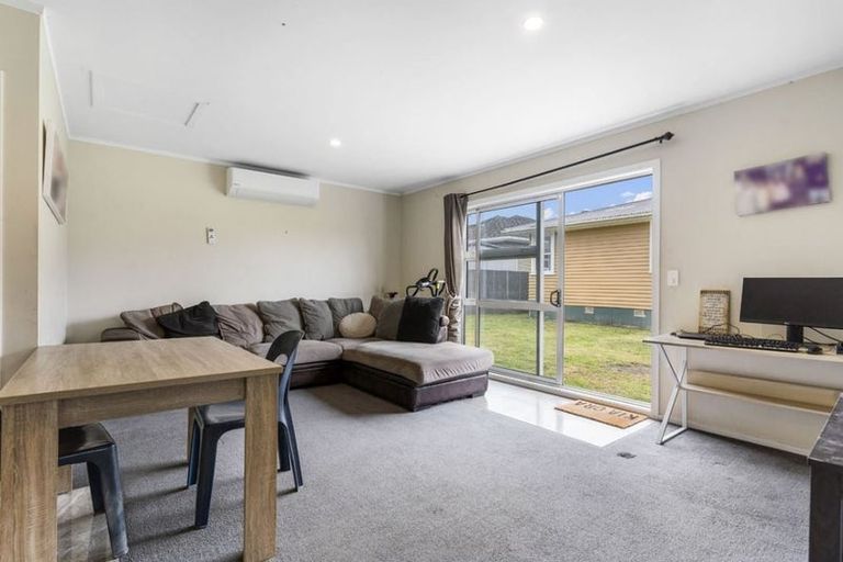 Photo of property in 16 Toatoa Place, Mangere Bridge, Auckland, 2022