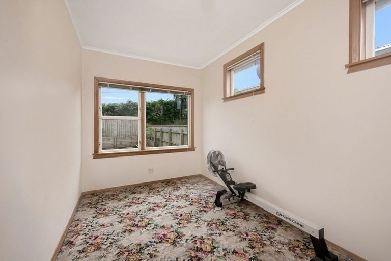 Photo of property in 69 Trelissick Crescent, Ngaio, Wellington, 6035