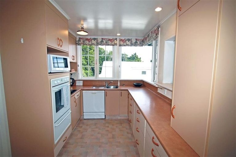 Photo of property in 9 Fillis Street, New Plymouth, 4310