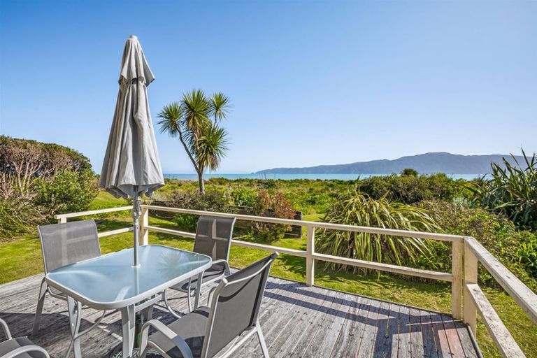 Photo of property in 91 Manly Street, Paraparaumu Beach, Paraparaumu, 5032