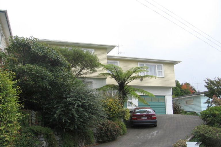 Photo of property in 6 Oriel Avenue, Tawa, Wellington, 5028