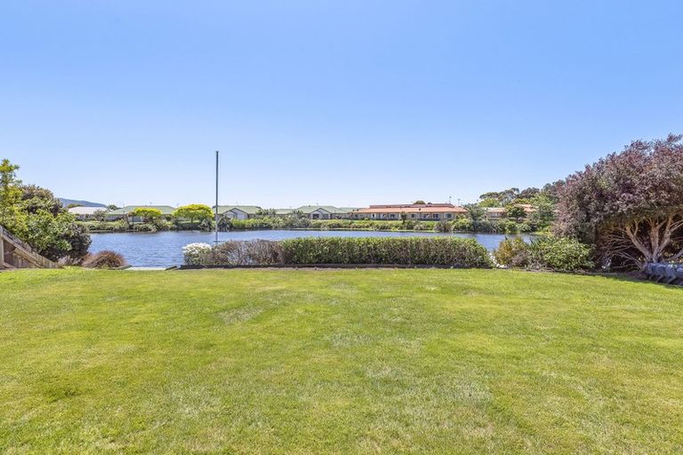 Photo of property in 10 Glen Loch Place, Paraparaumu, 5032