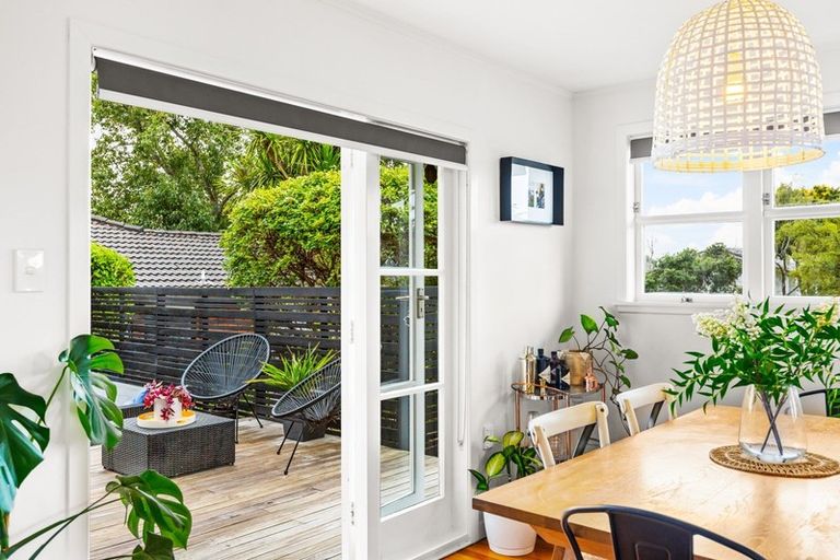 Photo of property in 1 Allington Road, Massey, Auckland, 0614