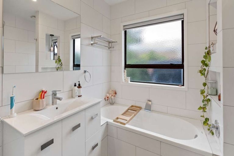 Photo of property in 37b Simpson Road, Papamoa Beach, Papamoa, 3118