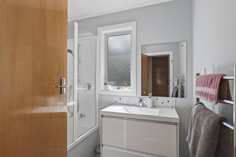 Photo of property in 79 Awanui Street, Merrilands, New Plymouth, 4312