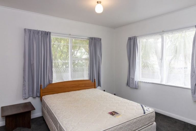 Photo of property in 58 Broderick Road, Johnsonville, Wellington, 6037