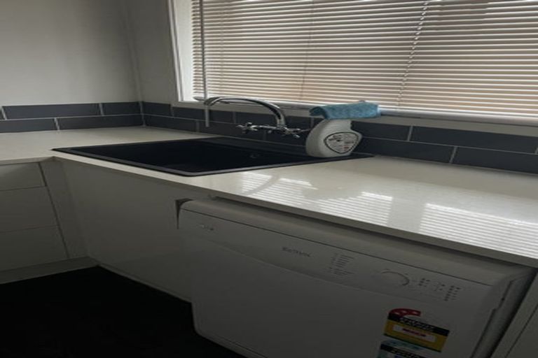 Photo of property in 1/16 Nigel Road, Browns Bay, Auckland, 0630