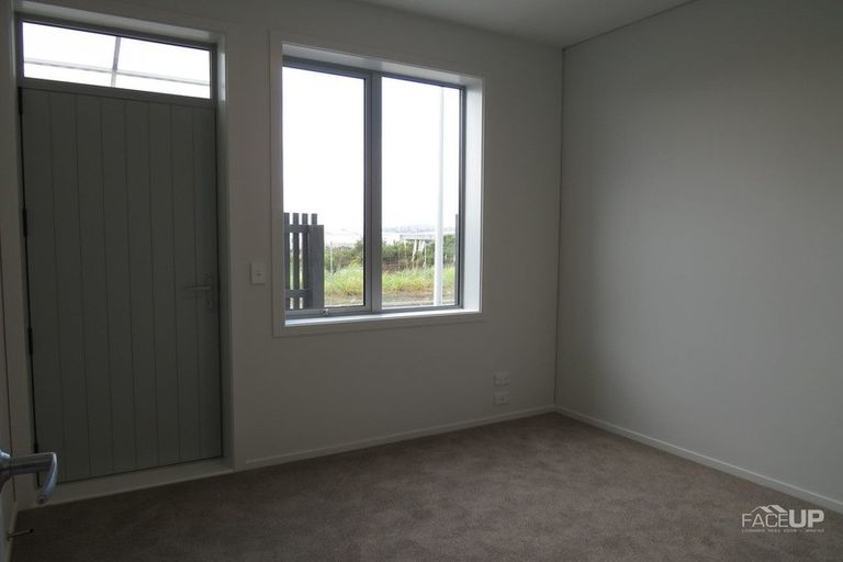 Photo of property in 21 Ceramic Lane, New Lynn, Auckland, 0600