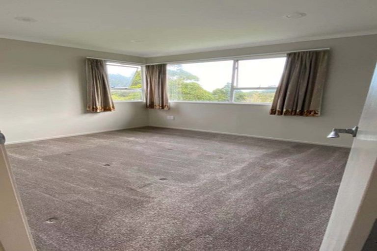 Photo of property in 34 Lavery Place, Sunnynook, Auckland, 0632