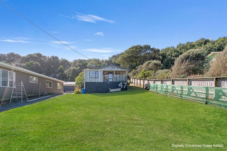 Photo of property in 47 Sea View Road, Baylys Beach, 0377