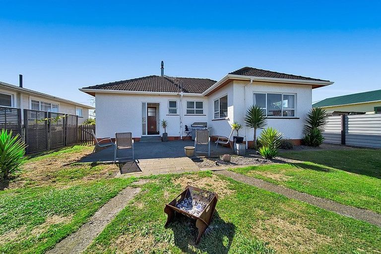 Photo of property in 165 Waihi Road, Hawera, 4610