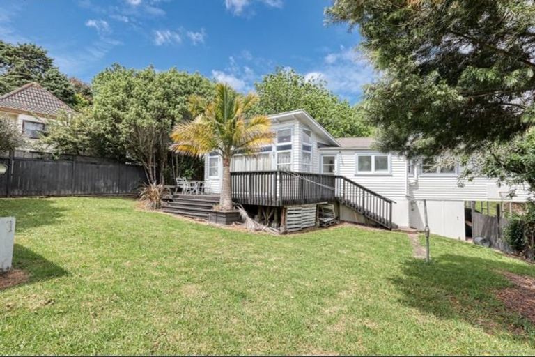 Photo of property in 140 Edmonton Road, Te Atatu South, Auckland, 0610