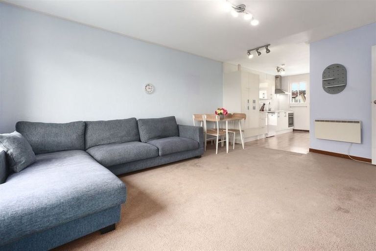 Photo of property in 10/35 Mana Esplanade, Paremata, Porirua, 5026