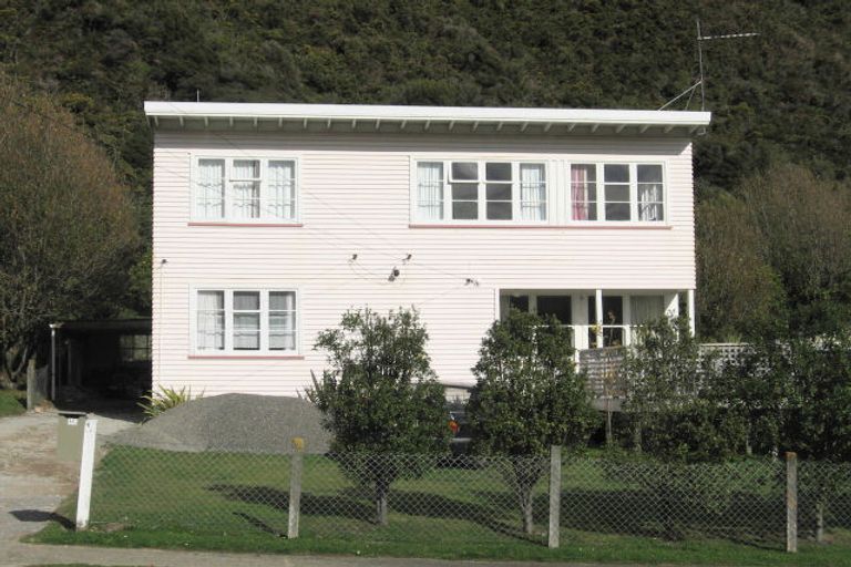 Photo of property in 16 Hay Street, Naenae, Lower Hutt, 5011