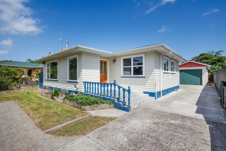 Photo of property in 14 Parkland Crescent, Terrace End, Palmerston North, 4410