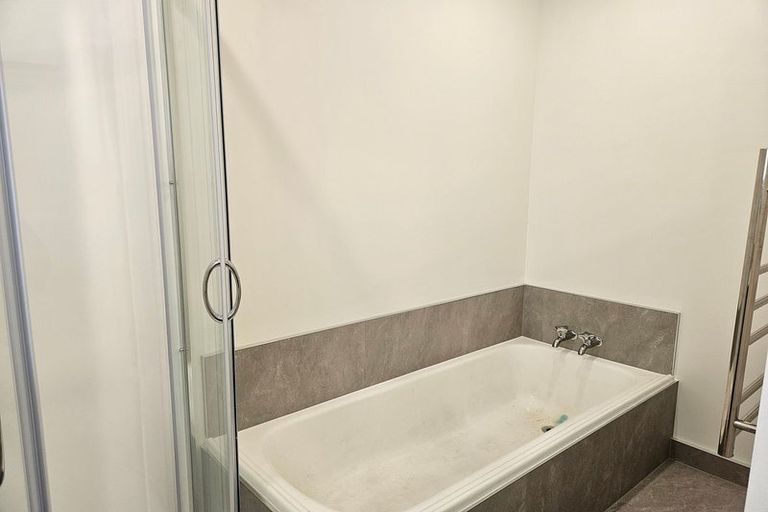 Photo of property in 10 Lansdowne Crescent, Lansdowne, Masterton, 5810