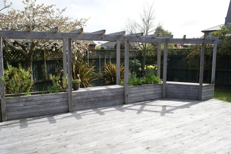 Photo of property in 15 Millcroft Place, Parklands, Christchurch, 8083