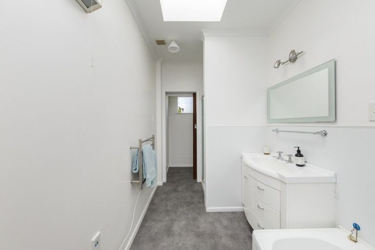 Photo of property in 17 Manawatu Street, Hokowhitu, Palmerston North, 4410