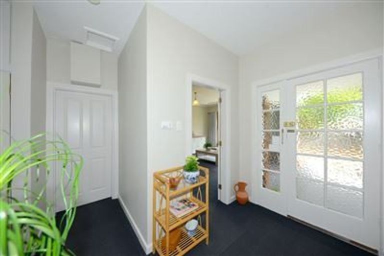 Photo of property in 2/112 Memorial Avenue, Burnside, Christchurch, 8053