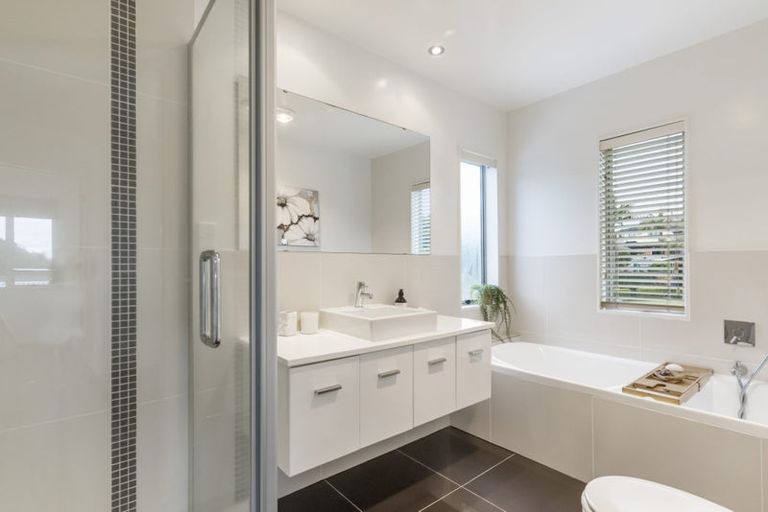 Photo of property in 36 Ysabel Crescent, The Gardens, Auckland, 2105